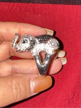 Park Lane Raja Elephant Ring with Black and Clear Crystals